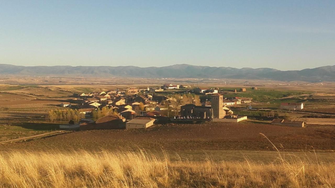 Гостевой дом Camino Del Prado Santa Maria la Real de Nieva Экстерьер фото
